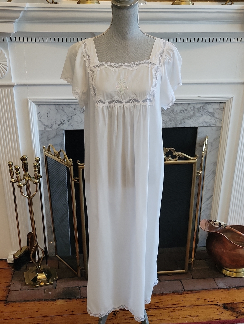 Vtg 70's Barbizon Nightgown